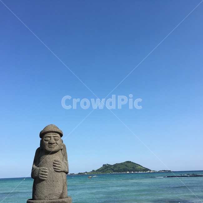 하루방,제주도,돌하루방,금능해수욕장,하늘,조각상,동상,석상,조형물,statue,bronze statue,stone statue