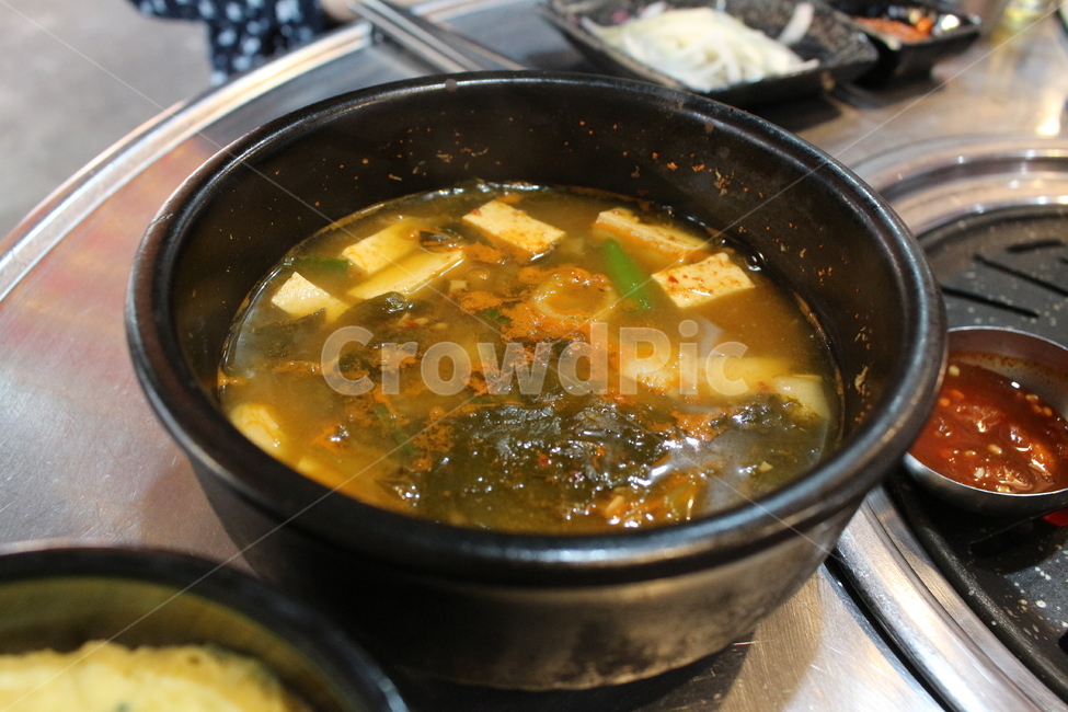 밑반찬,된장국,식사,사발,고깃집