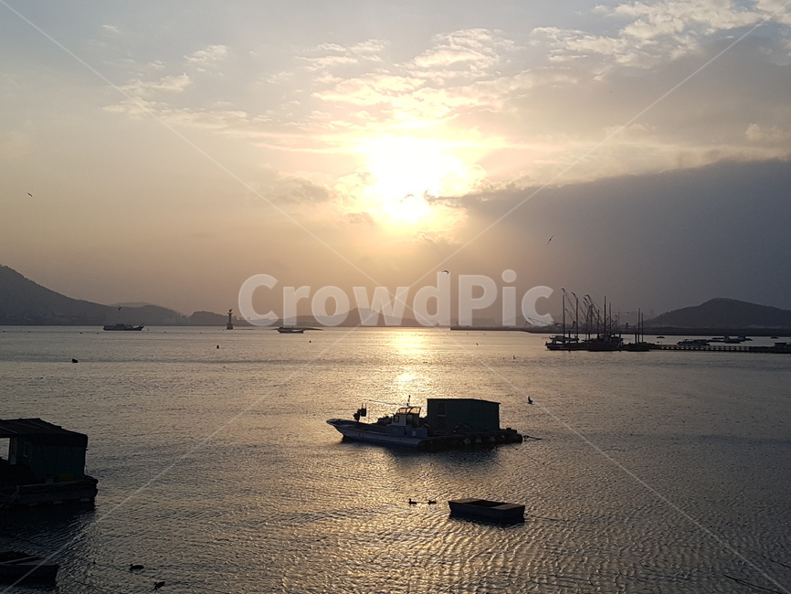 boat,보트,햇빛,sunlight,빛,light,nature,자연,풍경,일몰,일출,바다,자연,풍경,nature,landscape,transportation,교통,vehicle,차량,flare,플레어,outdoors,옥외