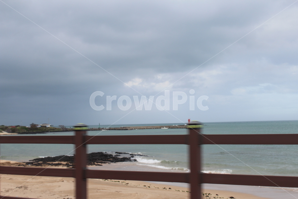 nature,자연,outdoors,옥외,바다,sea,ocean,해양,물,water,하늘,sky,구름,제주,제주도,자연,풍경,nature,landscape,banister,난간,handrail