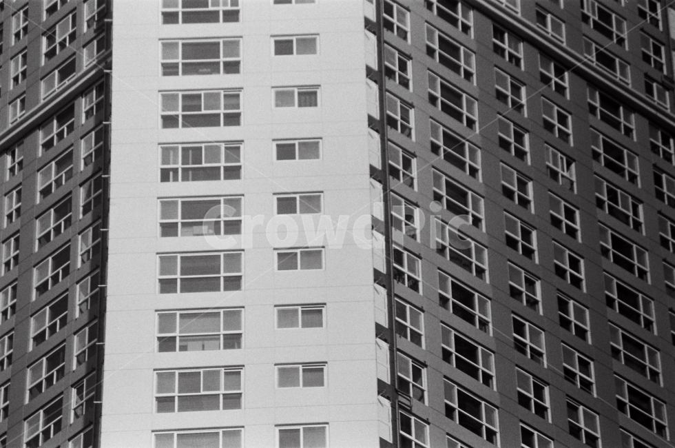 아파트,흑백사진,필름사진,똑같은,패턴,현대사회,무제,흑백,모노톤,monochrome,black and white,건축물,건물외관,exterior,building,structure,architecture,construction