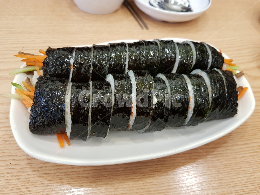 김밥,한식,분식,한끼,식사,점심,음식,한국음식,참치김밥,koreanfood