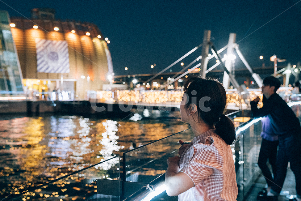 한강,반포대교,여자친구,portrait,세빛섬,야경,밤,풍경,nightscape,night,landscape,사람,인물,인간,human,person,여성,여자,woman,female,lady,감성,sensible,feeling,water,물,waterfront,워터 프론트