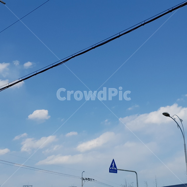 하늘,구름,푸른하늘,표지판,전깃줄,자연,풍경,nature,landscape,lamp post,램프 포스트