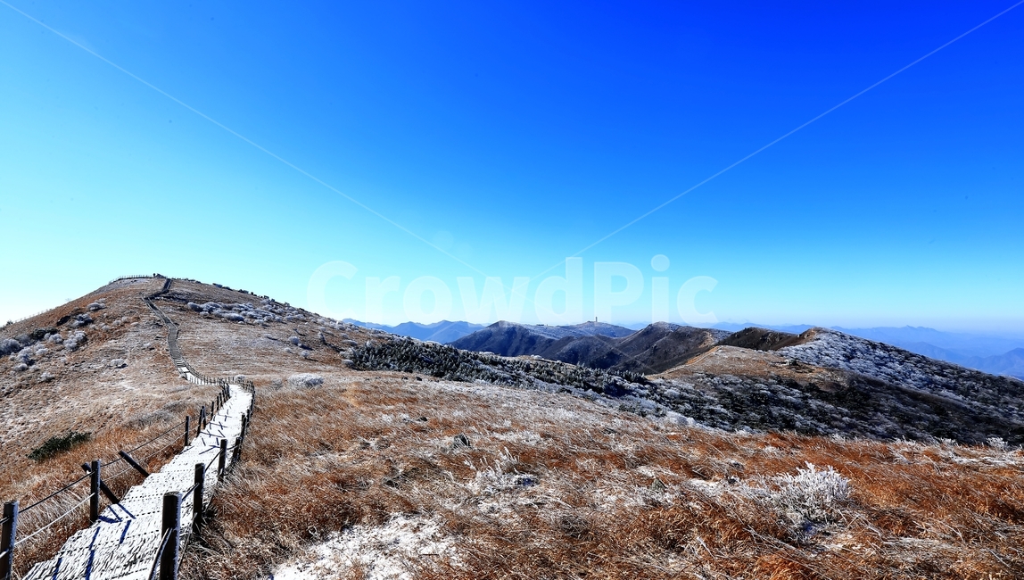 하늘,소백산능선,길,계단,비로봉,바람,연화봉,겨울,계절,winter,season,자연,풍경,nature,landscape,outdoors,옥외,land,땅,plateau,고원,tundra,동토대