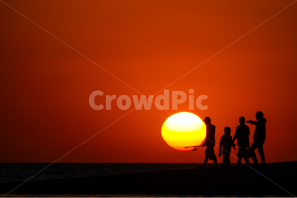 person,사람,인간,nature,옥외,일몰,sunset,redsky,붉은하늘,실루엣,silhouette