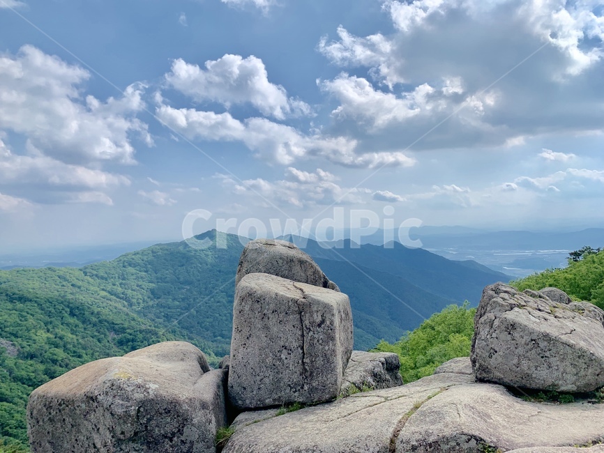 산,mountain,산정상,나무,하늘,구름,꼭대기