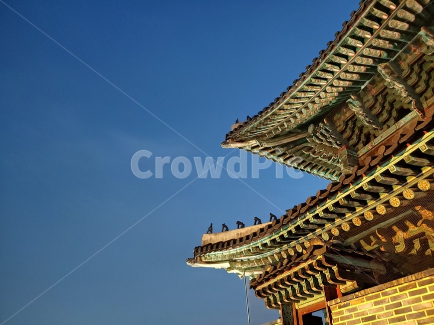수원문화재,문화재,신풍루,화성,한국,한국문화재,수원,하늘,밤하늘,지붕,처마,기와,풍경