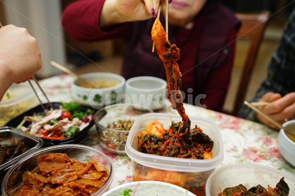 집밥,알타리김치,알타리무,김치,한식,한국음식,한국식,한국,반찬,식사,음식,푸드,식단,식사시간,먹방,가정식,음식,식재료,요리,food,cook,meal,dishes,food reserves,한식,한국음식,한국요리,korean food,korean dishes,korean meal,korean cook