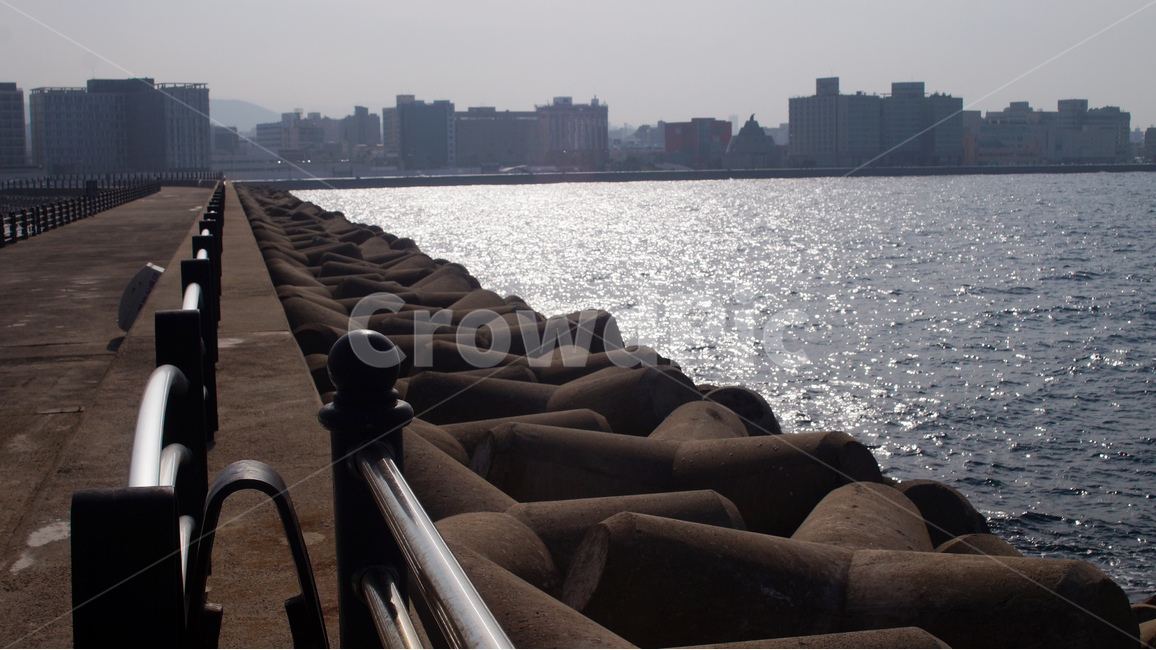 제주항,제주,바다,방파제,오브제,구도,도시,풍경,city,landscape,한국도시풍경,한국도시경관,korea cityscape,banister,난간,handrail,promontory,곶