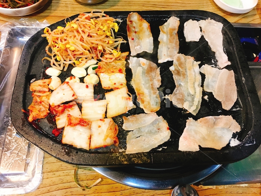고기,삼겹살,대패삼겹살,회식,음식,음식점,김치,콩나물,맛있는,음식,식재료,요리,food,cook,meal,dishes,food reserves,육류,고기,meat