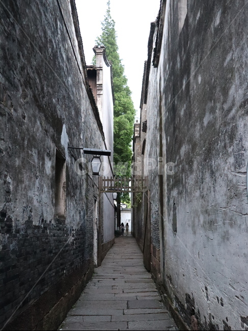 walkway,보도,path,통로,판석,길,way,회색,건물,소실점