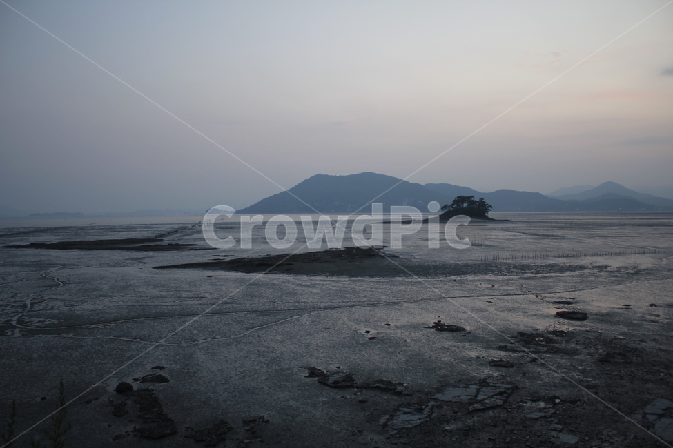 순천만,와온해변,썰물,일몰,작은섬,개펄,갯뻘,자연,풍경,nature,landscape,land,땅,outdoors,옥외,promontory,곶,water,물,sea,바다,ocean,대양,shoreline,해안선