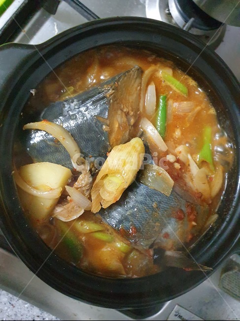 식사,식품,스튜,요리,고등어,뚝배기,음식,식재료,요리,food,cook,meal,dishes,food reserves,한식,한국음식,한국요리,korean food,korean dishes,korean meal,korean cook