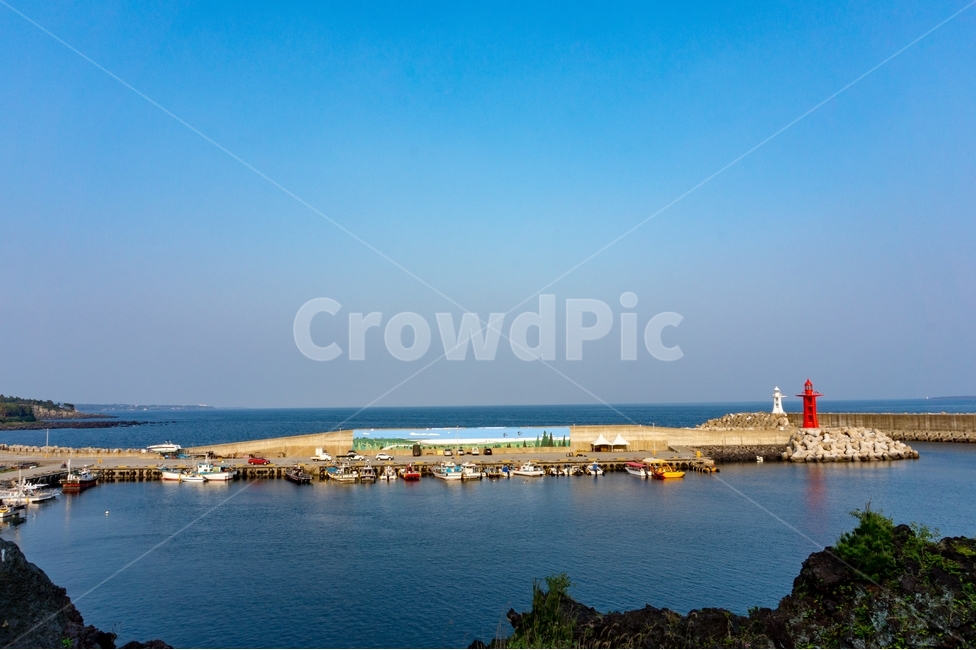풍경,해변,제주,바다,파도,섬,한국,하늘,물,자연,해안,블루,바위,아시아,명승지,녹색,모래,태양,장관,비치,경치,파랑,구름,등대,lighthouse,제주도,jeju,jeju island,architecture,건축물,tower,탑,building,건물
