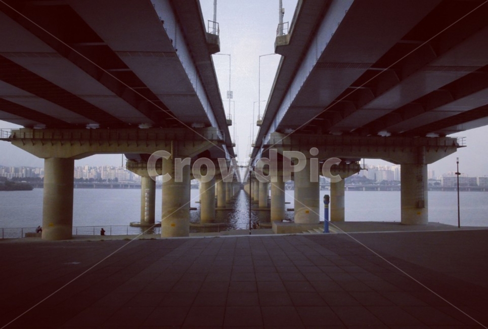 마포대교,다리밑,끝없는직진,저녁,마포,도시,풍경,city,landscape,한국도시풍경,한국도시경관,korea cityscape,건축물,건물외관,exterior,building,structure,architecture,construction,road,도로