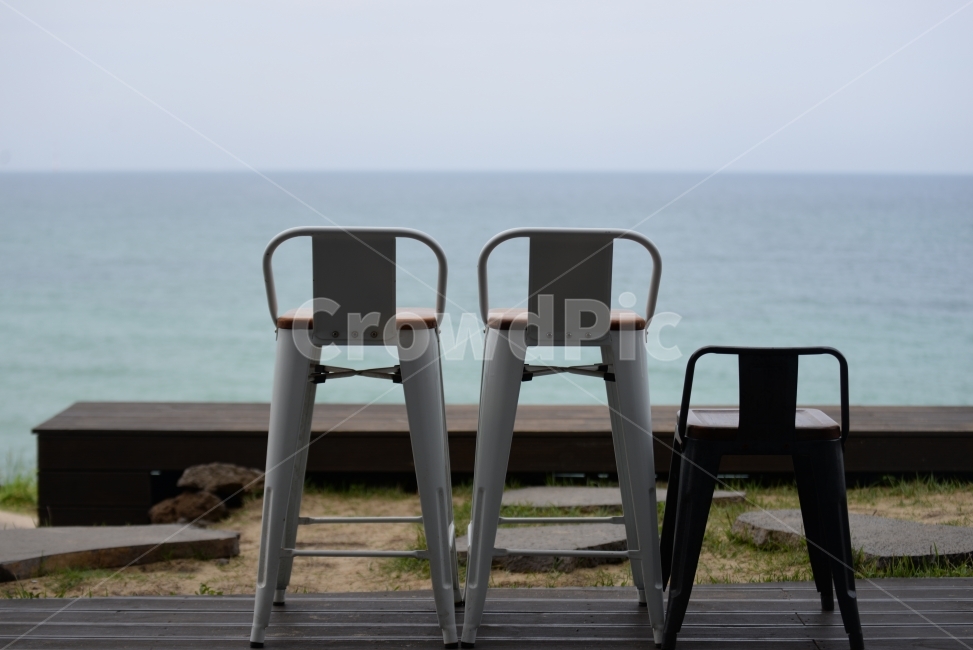 의자,휴식,기다림,카페,인테리어,파도,제주,제주도,국내여행,바다,섬,여름,휴가,관광,여행,화산지형,자연,여유,들판,푸름,생명,landscape,travel,tour,domestic,island,vacation,jeju,korea,summer,field,nature,대한민국,감성,sensible,feeling,사물,물건,오브젝트,thing,object,matter