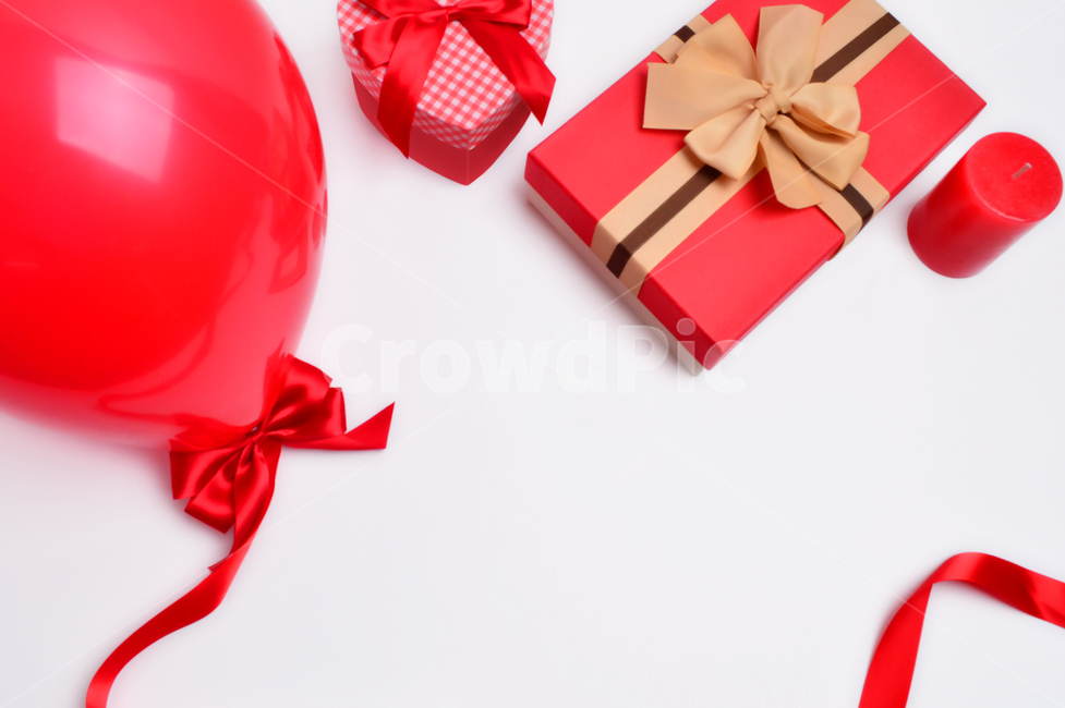 valentine,red,holiday,love,gift,present,background,ribbon,day,white,box,birthday,card,celebration,heart,decoration,wedding,bow,design,shape,surprise,greeting,top,christmas,package,copy,paper,space,color,pink,발렌타인데이,발렌타인,화이트데이,선물,빨간색,레드,생일,포장,박스,하트,사랑,크리스마스,리본,향초,풍선,상자,기프트,기념일,축하,anniversary,congratulation,celebrate,celebration