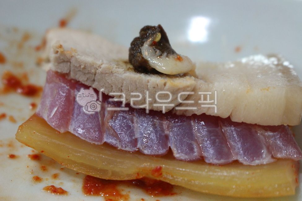 요리,한국요리,음식,한국음식,맛있는,food,dish,meal,cooking,koreanfood,koreancooking,delicious,홍어,되지고기,삼합,홍탁,홍탁삼합,국내산홍어,국산홍어