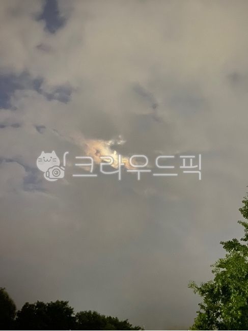 하늘,비오기전하늘,어두운하늘,흐린하늘,흐린날,날씨,장마,여름,오후하늘,저녁하늘