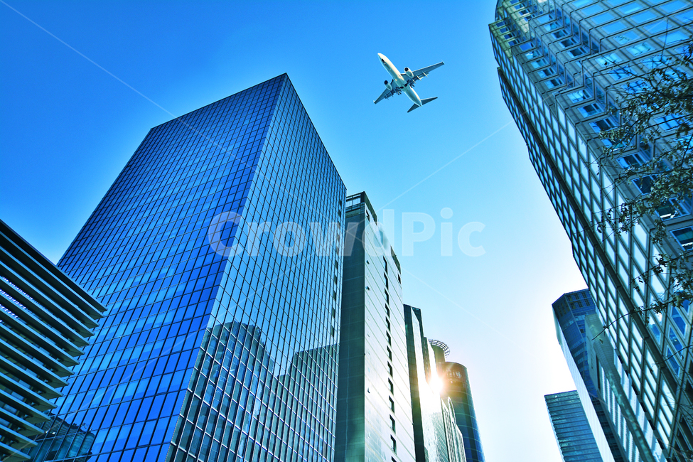 비즈니스,고층빌딩,비행기,증권사,대기업,기업,오피스가,비지니스,컨셉,콘셉,사무실,부동산,랜드마크,중심가,업무,리스,빌딩,건축물,건물,회사,직장,오피스텔,본사,스카이라인,창문,유리창,외관,높다,중심지,금융가,은행가,블루,제트기,여객기,항공기,합성,교통,운송,하늘,높은,블루톤,landmark,center,seoul,korea,business,office,company,corporation,enterprise,mainstreet,downtown,commercialcenter,마천루,skyline,officebuilding,사무실건물,town,도시,highrise,urban,어반,city,시티,building,산업,industry,industrial,비즈니스,사업,business,service,work