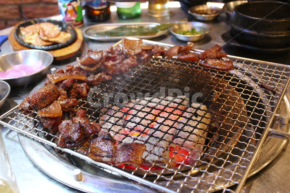 고기집,고기,불판,연탄,돼지고기,회식,음식,식재료,요리,food,cook,meal,dishes,food reserves,한식,한국음식,한국요리,korean food,korean dishes,korean meal,korean cook