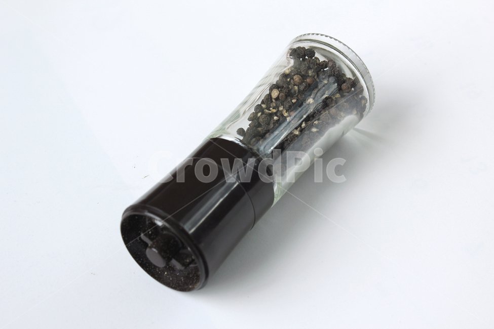 black,bottle,brown,cooking,dry,food,glass,gourmet,pepper,peppercorn,seeds,spice,흰배경,spicy,white,검은색,블랙,검정,병,유리,유리병,갈색,브라운,요리,음식재료,음식,후추,후추가루,후추병,향신료,매운,식재료,통후추,후추통,사물,물건,오브젝트,thing,object,matter,누끼,remove background
