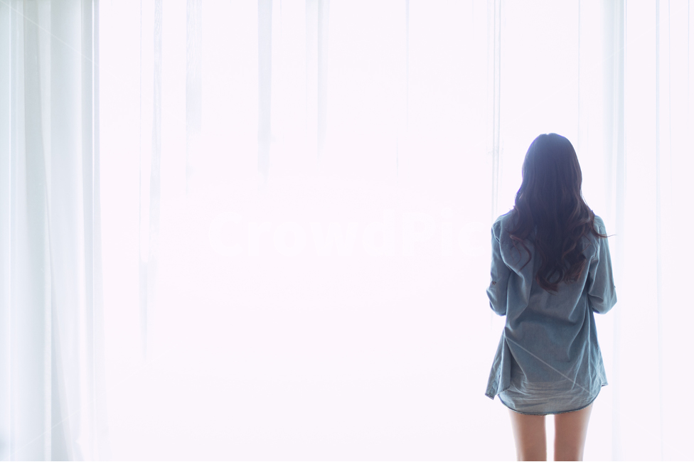 뒷태,커튼,햇살,뒷모습,역광,사람,인물,인간,human,person,여성,여자,woman,female,lady,감성,sensible,feeling