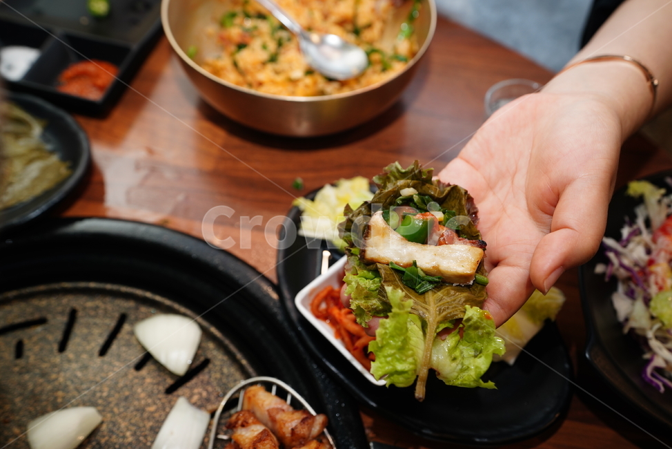 삼겹살,고기,돼지,음식,육류,육식,구이,먹거리,술안주,푸드,food,쌈,야채,채소,음식,식재료,요리,food,cook,meal,dishes,food reserves,육류,고기,meat,한식,한국음식,한국요리,korean food,korean dishes,korean meal,korean cook