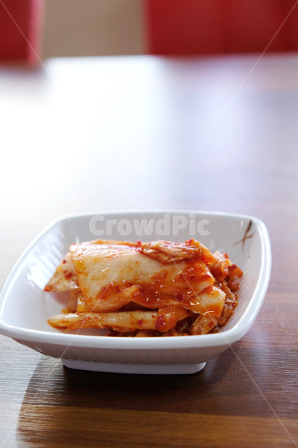 김치,반찬,식사,테이블,접시,건강식,외식,음식배경,koreantraditionalfood,healthyfood,delicious,koreansauce,spicyfood,kimchi,vegetables,dinner,healthy,salty,background,asian,음식,식재료,요리,food,cook,meal,dishes,food reserves,채소,야채,vegetables,한식,한국음식,한국요리,korean food,korean dishes,korean meal,korean cook