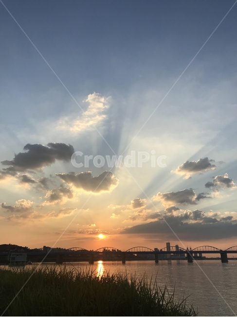 한강,노을,해,하늘,구름,풍경,자연,한강다리,햇빛,sunset,hanriver,nature,sky,색감,감성,색채