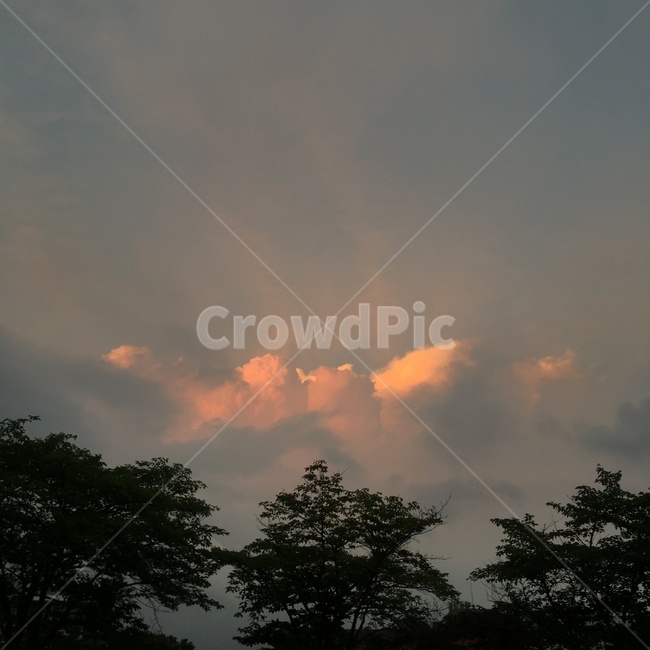 cloud,creation of heaven and earth,sky,brilliant,outdoors,nature,sunset light