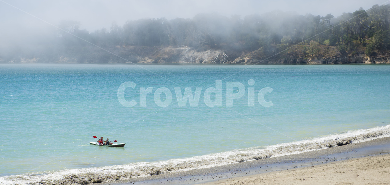 카누,바다,해변,커플,노,보트,바닷가,자연,풍경,nature,landscape,boat,rowboat,노 젓는 배,vehicle,차량,transportation,교통
