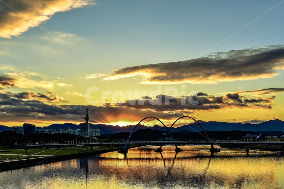 대전,풍경,일몰,하늘,저녁,도시,풍경,city,landscape,한국도시풍경,한국도시경관,korea cityscape,랜드마크,landmark,tourist attraction,한국랜드마크,한국관광지,한국명소,korea landmark,korea tourist attraction,nature,자연,outdoors,옥외,light,빛,flare,플레어,sky,water,물,sunlight,햇빛