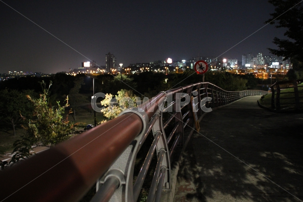 야경,길,서울,밤,seoul,야경,밤,풍경,nightscape,night,landscape,도시,city,한국도시풍경,한국도시경관,korea cityscape,handrail,난간,banister,railing