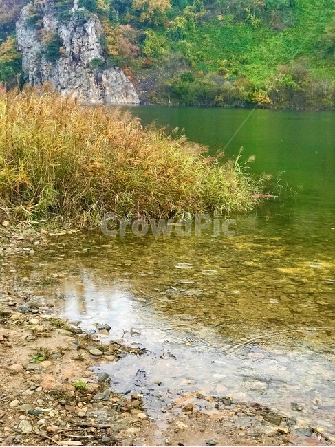 강,자갈,풀,절벽,자연,갈대,잔잔함,자연,풍경,nature,landscape,land,땅,outdoors,옥외,water,물