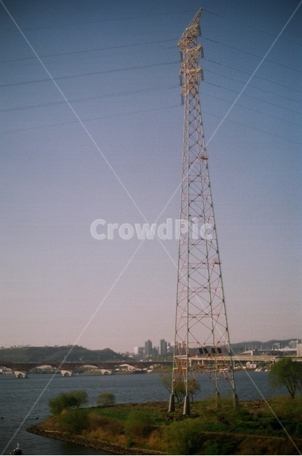 전깃줄,한강,공원,강,물,자연,풍경,감성,산업,industry,industrial,에너지산업,energy industry,electric transmission tower,송전탑,cable,케이블,power lines,전력선