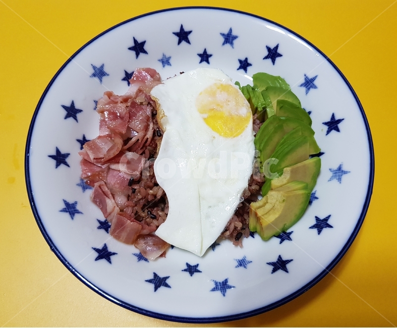 아보카도,아보카도비빔밥,베이컨,계란,다이어트,다이어트식단,식단