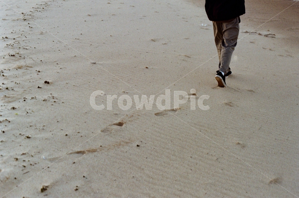발자국,모래,모래사장,걷기,걸음,다리,walk,walking,감성사진,감성,footprint,해변,beach,필름사진
