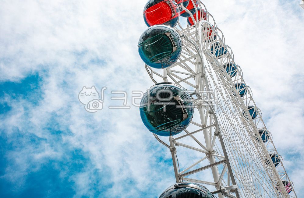 sky,steel structure,Amusement Park,ferris wheel,Ferris wheel