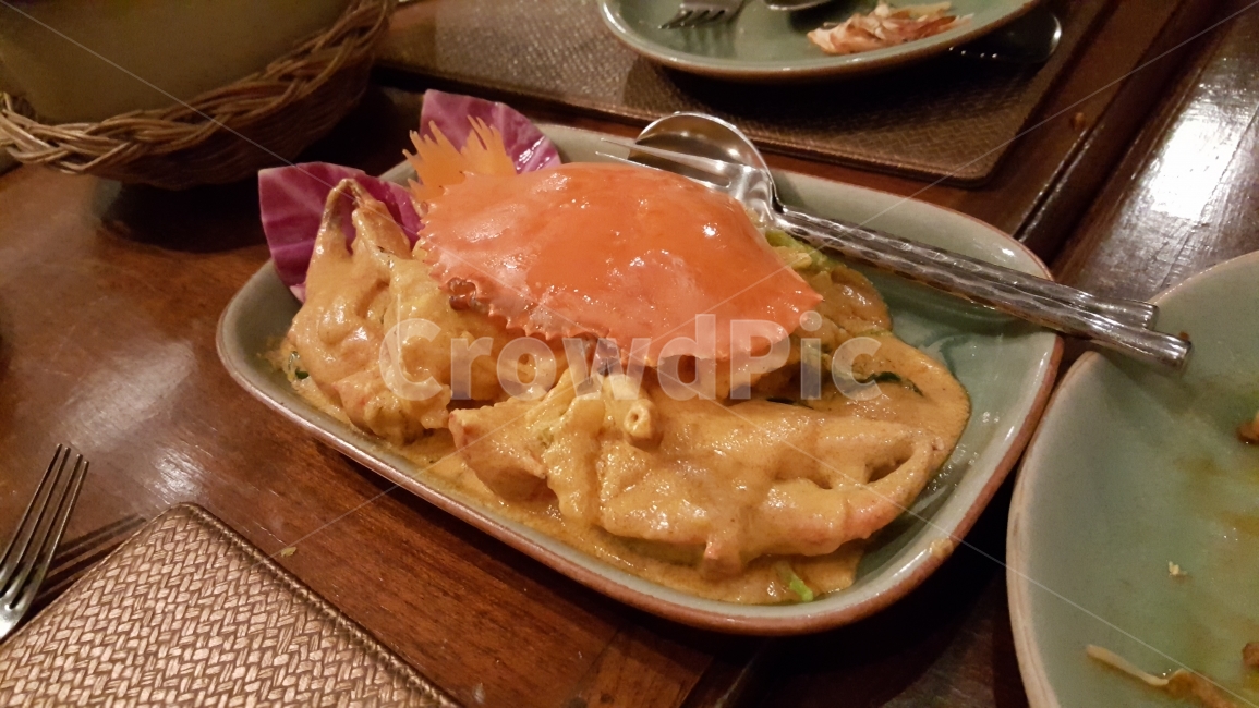 태국음식,태국,방콕,레스토랑,고급레스토랑,접시,전통접시,동남아,여행,관광,음식,요리,조리,새우튀김,patthai,cuisine,cook,thaifood,deliciousefood,plate,thaidishes,bangkok,trip,travel,journey,thailand,restaurant,푸팟퐁커리,게요리,게,커리,카레,게딱지,해산물요리,curry,crab,seafood,음식,식재료,요리,food,cook,meal,dishes,food reserves,수산물,해산물,fishery products,seafood