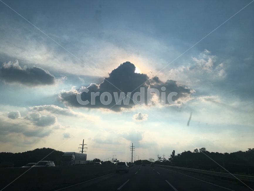 구름,하늘,도로,푸른,파란,자연,풍경,nature,landscape,weather,날씨,road,outdoors,옥외,cloud,sky,cumulus,적운