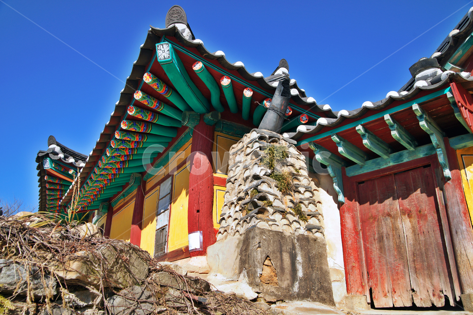 개심사,서산,굴뚝,혜감선사,654년,처마,불교사찰,고건축,유적,단청,한국전통,한국문화,korean traditional,korean culture,종교,신앙,religion,belief,faith,건축물,건물외관,exterior,building,structure,architecture,construction