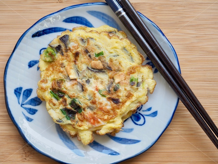 동그랑땡,부침개,계란부침개,지짐이,부침,한국음식,식품,한식,한국문화,음식,한국,배경,음식문화,웰빙,문화,아시아,아시아음식,접시,전통,설날,추석,젓가락,추석음식,설날음식,명절,명절음식,음식,식재료,요리,food,cook,meal,dishes,food reserves,한식,한국음식,한국요리,korean food,korean dishes,korean meal,korean cook