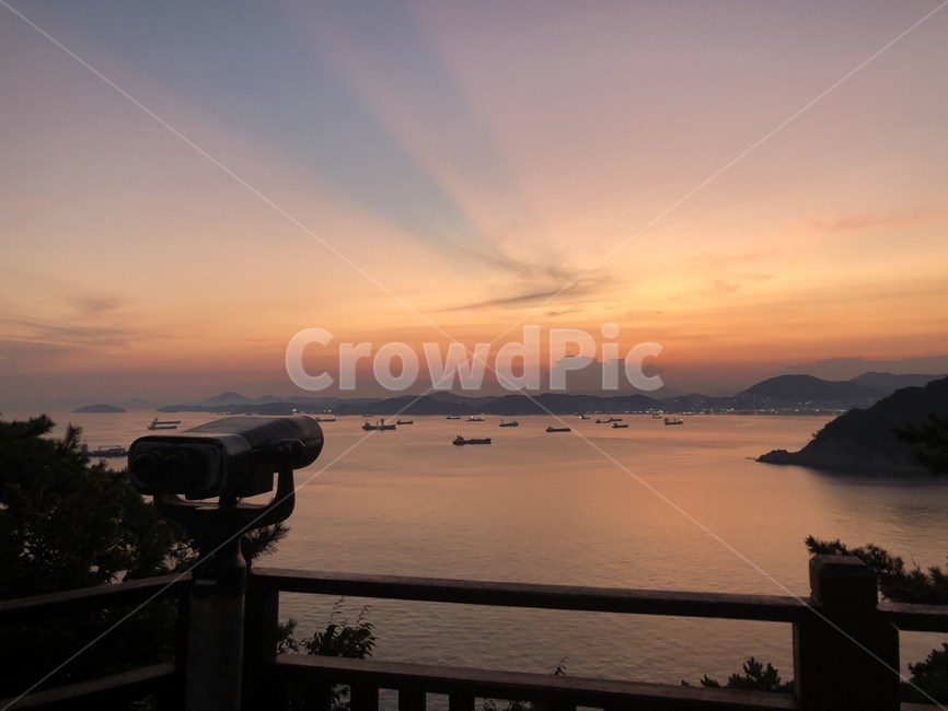 바다노을,sunset,잔잔한바다,배,boat,바다일몰,바다,노을,일몰,자연,풍경,바다풍경,망원경,해질녘,감성사진,자연,풍경,nature,landscape