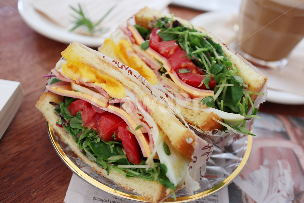 샌드위치,브런치,음식,테이블,플레이팅,음식,식재료,요리,food,cook,meal,dishes,food reserves,빵,bread,아침식사,조식,브런치,breakfast,brunch