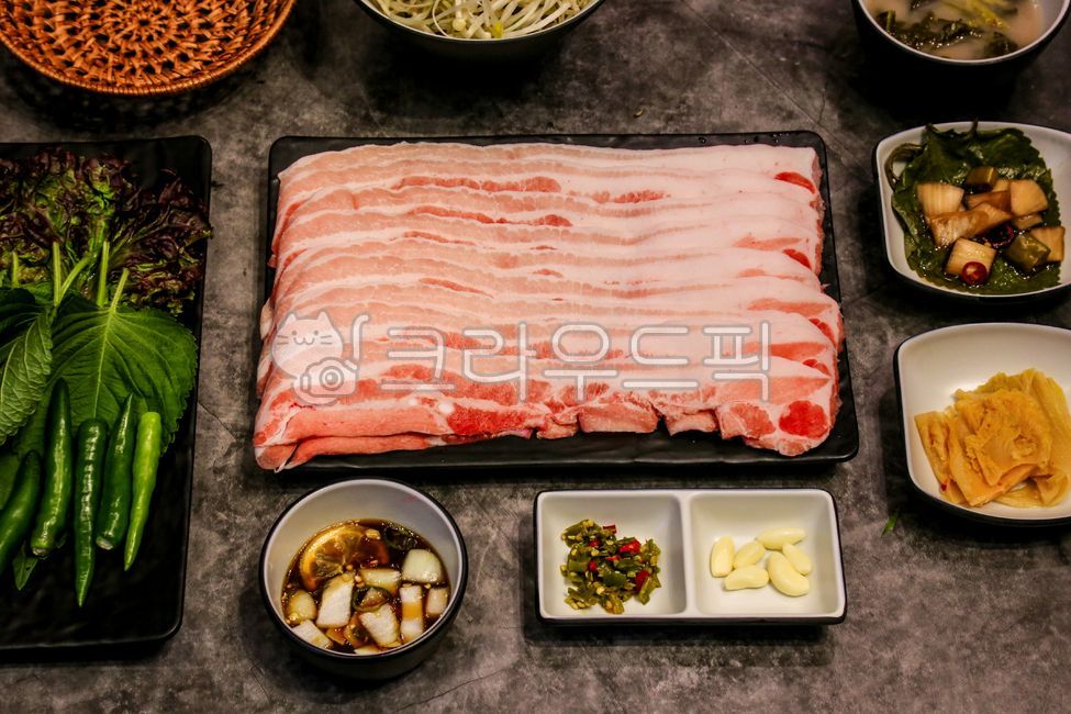 pork belly,table setting,Plane Pork Belly,meat,pork,food