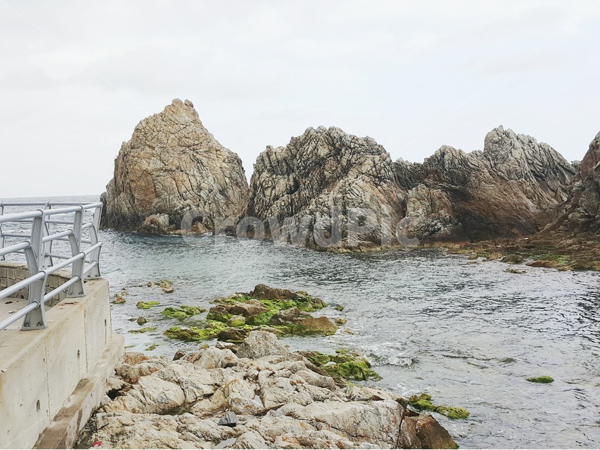바다,바위,파도,바람,하늘,파란바다,풀,nature,stone,sea,파랂하늘,구름,sky,초록,이끼,자연,풍경,nature,landscape,promontory,곶