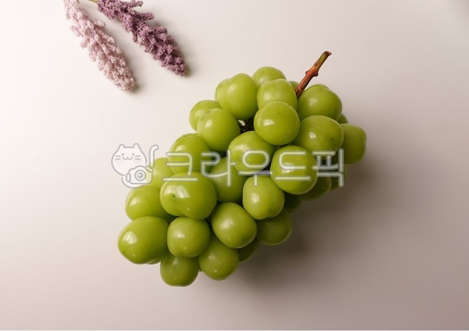 bunch of grapes,fruit,Grape cluster packaging,grape,food,fruit packaging,Shine Muscat,Shine Musket,green grape,green fruit,grapes