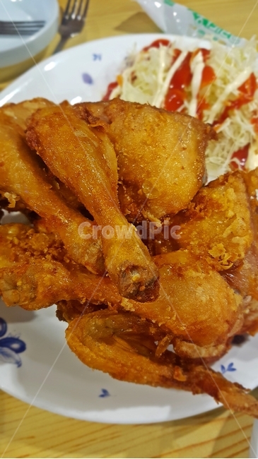 후라이드치킨,후라이드,치킨,고기,음식,닭고기,닭다리,오브젝트,배경,닭튀김,맛있는,기름진,배달,튀김,cutlery,포크